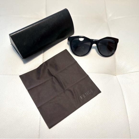 FENDI AUTHENTIC sunglasses for women - Picture 7 of 7